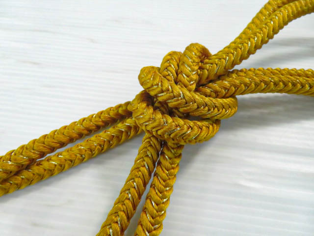 リサイクル 和装小物 帯締め 角組 手組紐 金糸